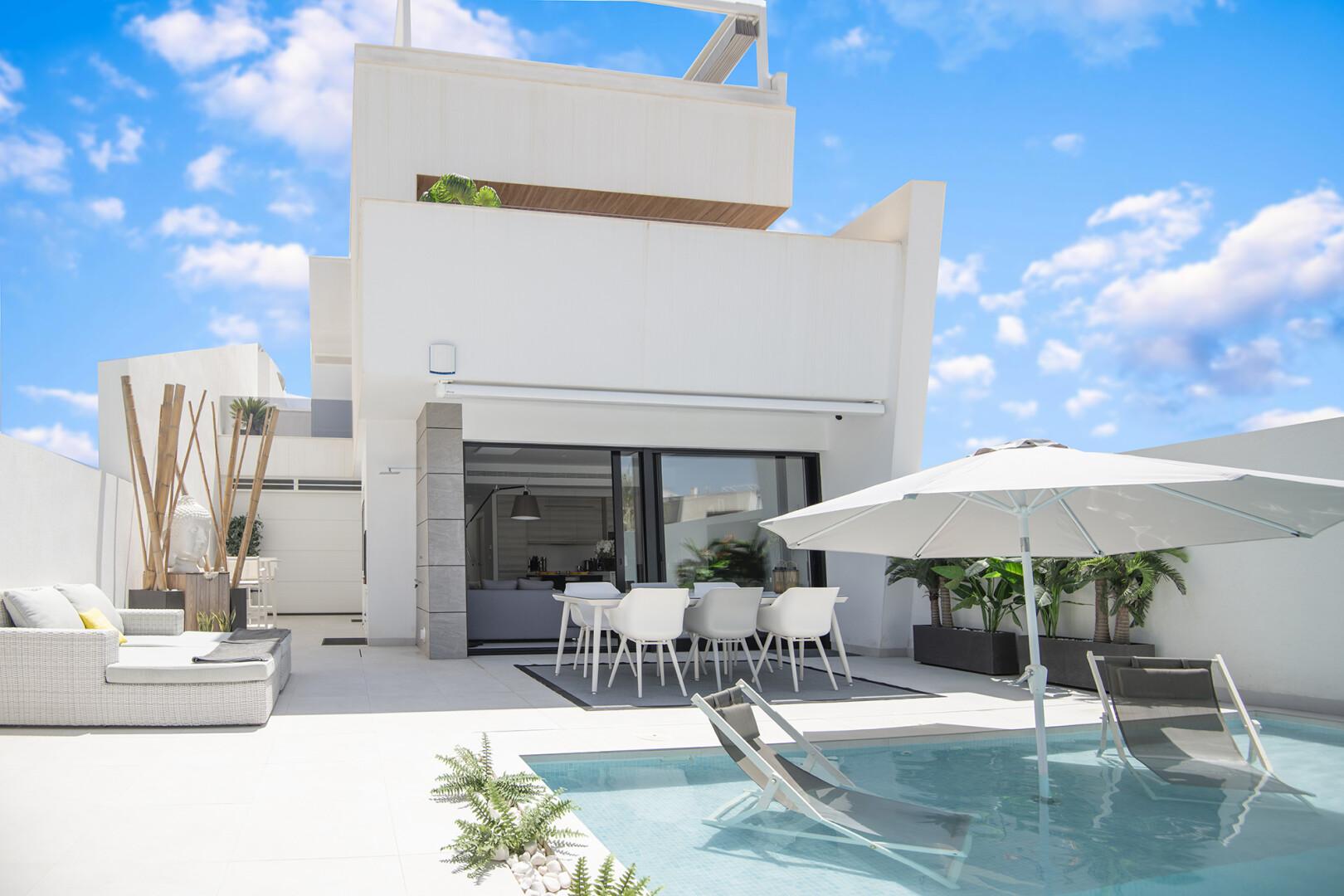 Nueva villa de diseño de lujo para 4 personas con piscina privada de agua salada